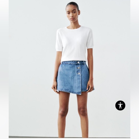 Zara Jean skort size medium (28”) - Picture 2 of 3